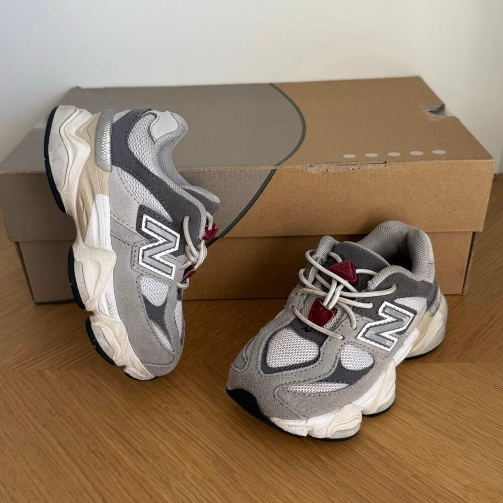 New Balance 9060 ‘Grey/White’ Toddler Sneakers- SZ 8 C